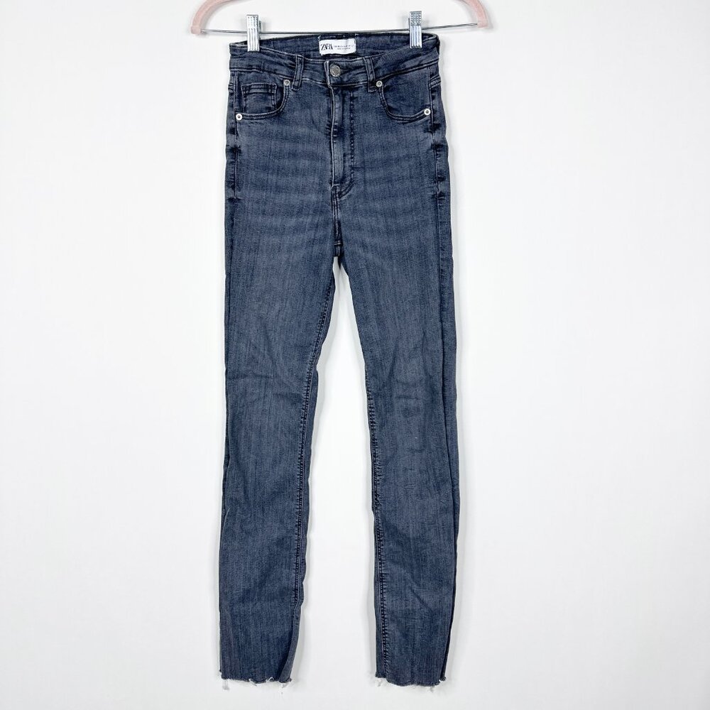 2/$30 ZARA High Rise Skinny Jeans Raw Hem Black Wash 4 #A1339 - Picture 3 of 6